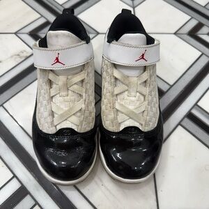 Jordan Max Aura 2 Little Kids' Shoe 13C Used Black/White